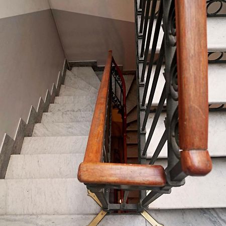Elegant Apartment Near Brera Area Milan Exterior photo