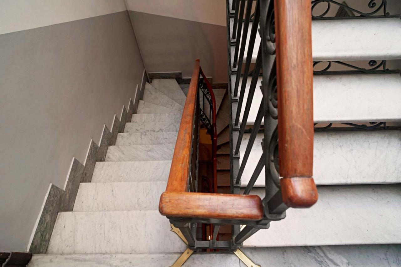 Elegant Apartment Near Brera Area Milan Exterior photo